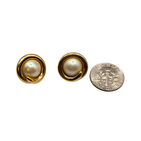 Earrings Gold Tone Faux Pearl Swirl Round Button Stud Classic SKU2395 - Picture 2 of 4